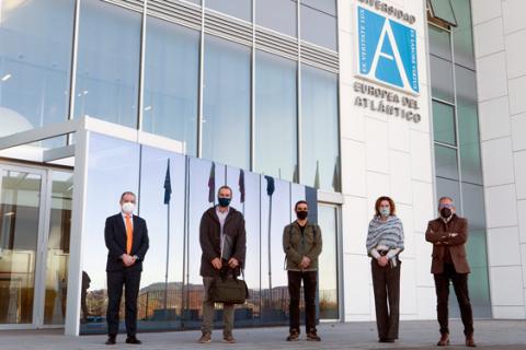 Directivos de FIDBAN junto a los dos emprendedores que presentaron sus proyectos en la Undécima Ronda de Inversores